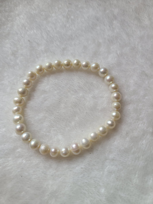 Pearl bracelet